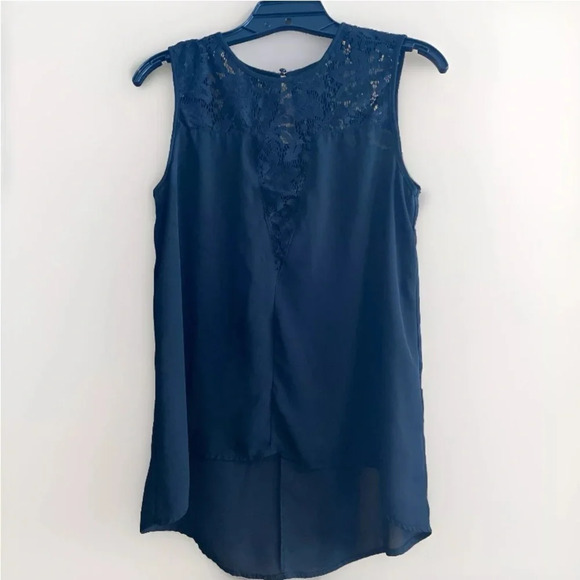 Worthington Black Lace Top Hi low Lightweight Sleeveless Button loop Closure Med - Picture 1 of 7